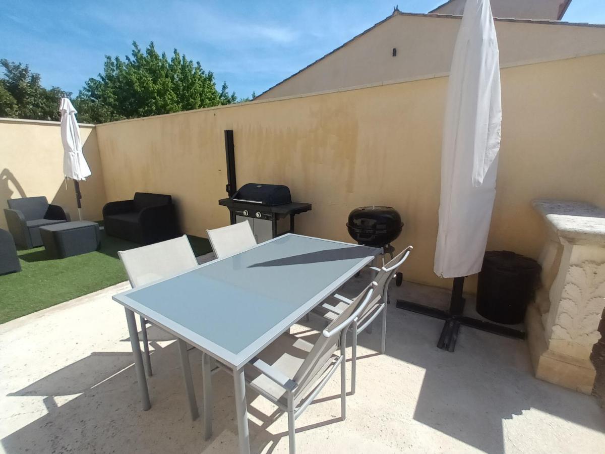 Le Jardin Des Tourterelles Vila Robion en Luberon Exterior foto