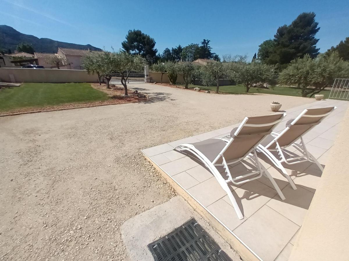 Le Jardin Des Tourterelles Vila Robion en Luberon Exterior foto