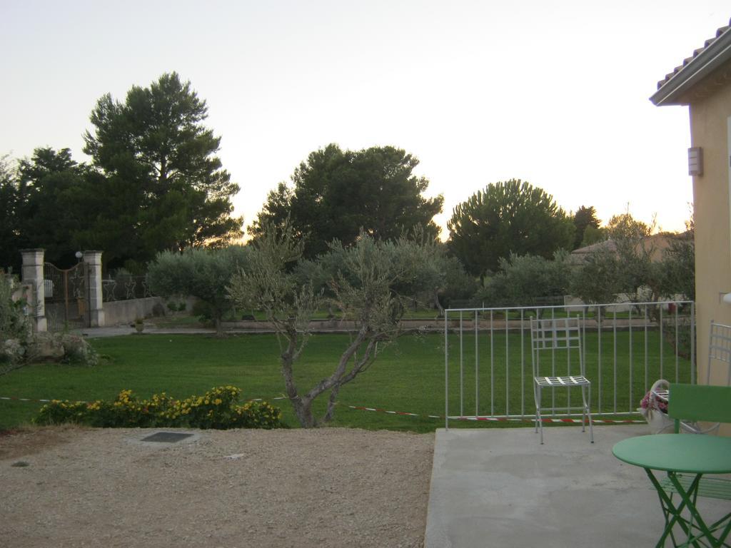 Le Jardin Des Tourterelles Vila Robion en Luberon Exterior foto