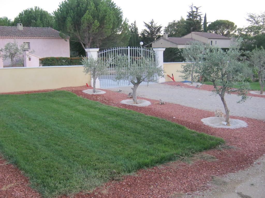 Le Jardin Des Tourterelles Vila Robion en Luberon Exterior foto