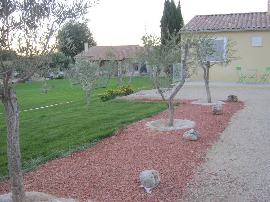 Le Jardin Des Tourterelles Vila Robion en Luberon Exterior foto