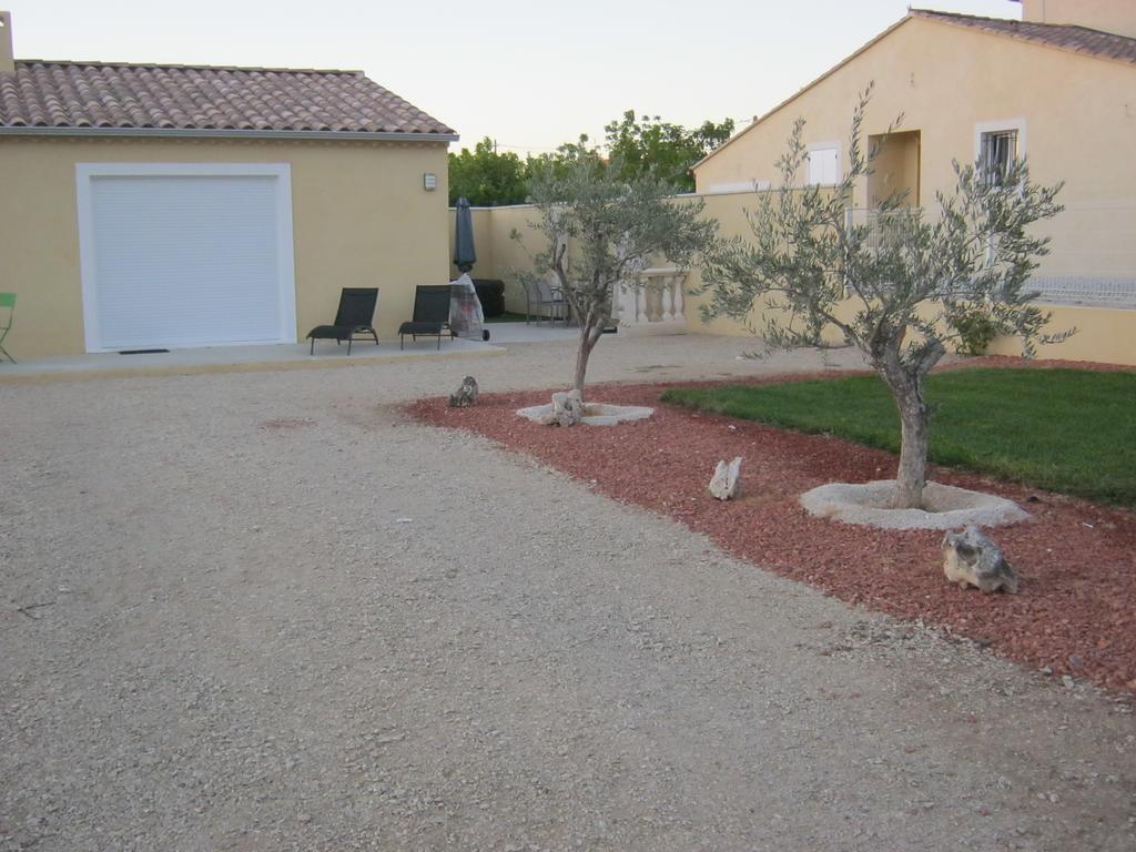 Le Jardin Des Tourterelles Vila Robion en Luberon Exterior foto