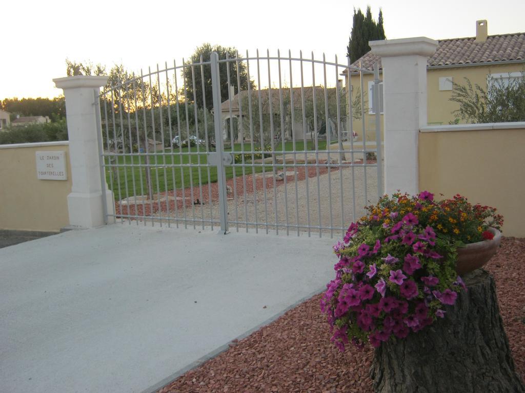 Le Jardin Des Tourterelles Vila Robion en Luberon Exterior foto